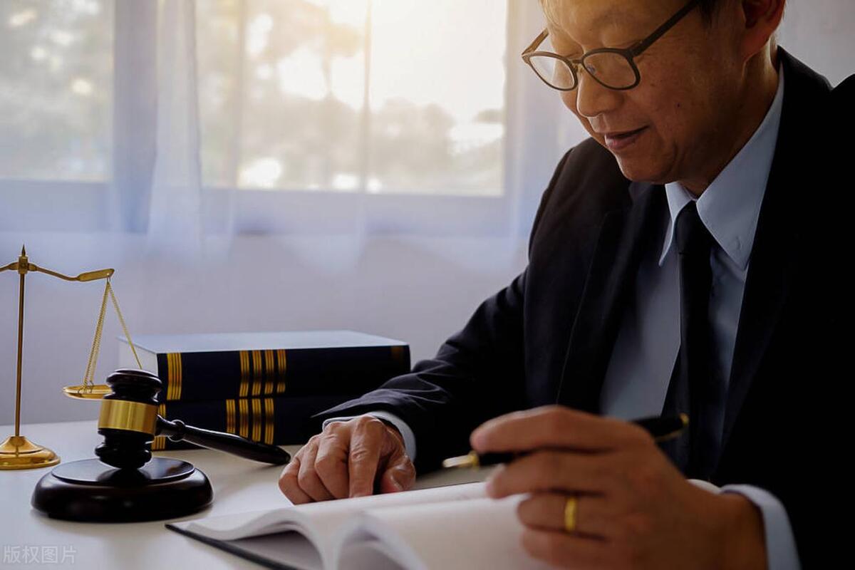 为几百块钱起诉别人值得吗,为几万块钱找律师划算吗