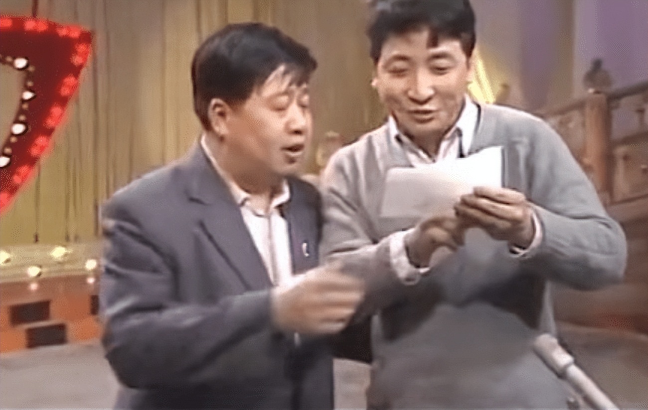 1983年第一届春晚，部级领导审查后：怎么能让姜昆主持？