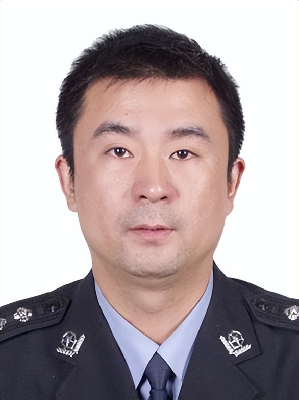 巡逻防控新机制·带长民警谈丨屯警街面，“巡处”安全感！