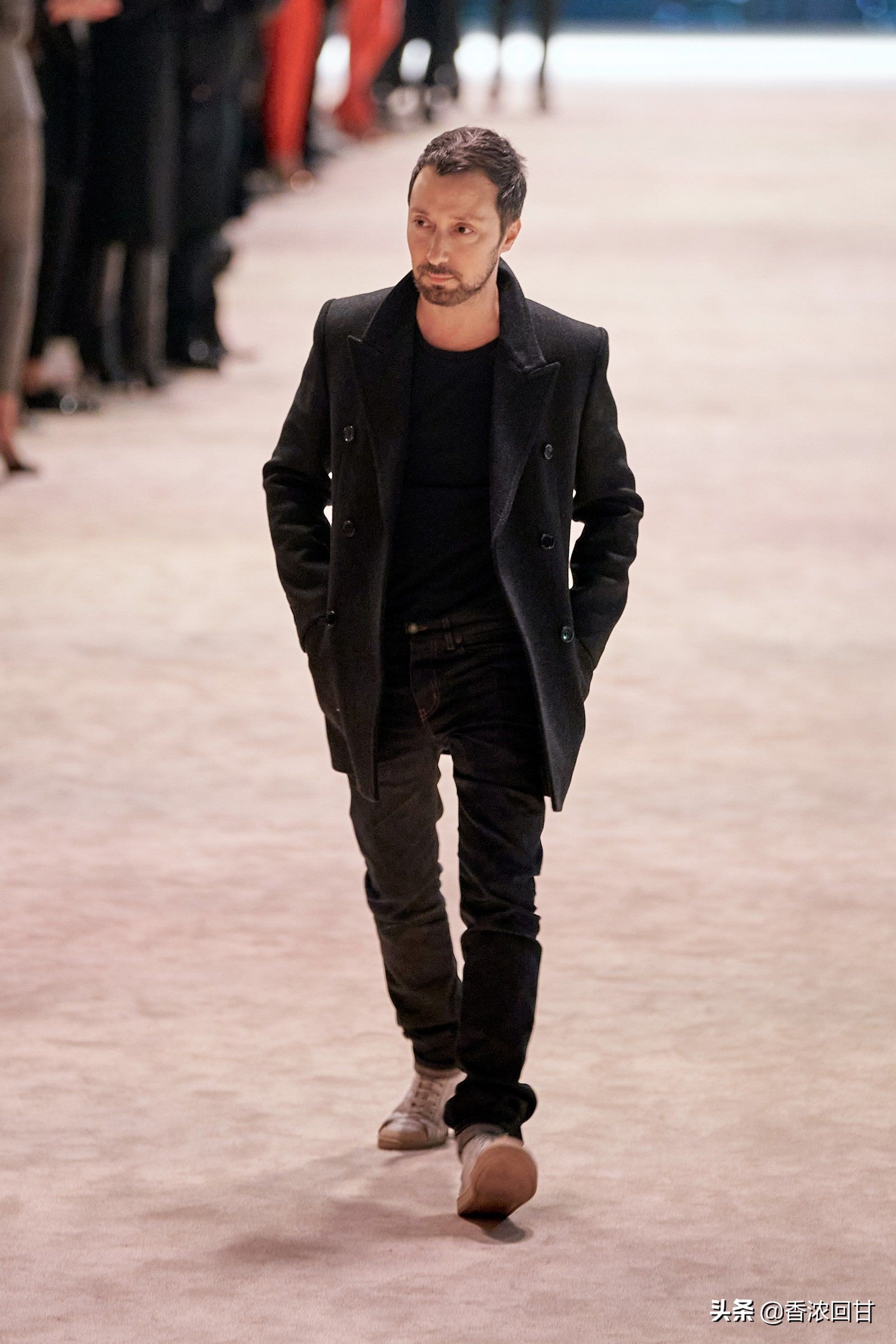 ysl第一套吸烟装,ysl2018年最火四支套装