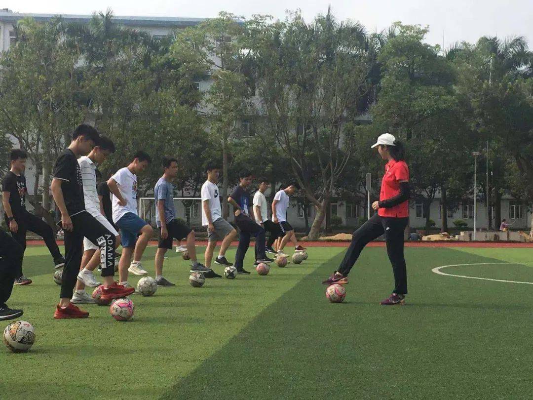 足球运动员每日训练表,足球运动员休赛期力量训练