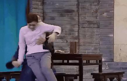 假借拍戏之名，却行“霸凌”之举，演员们的“假戏真做”令人胆颤