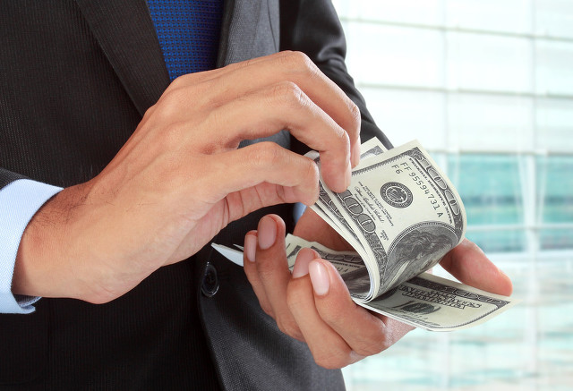 摆摊卖零食盲盒能赚多少钱,摆地摊卖盲盒一年赚了一百多万