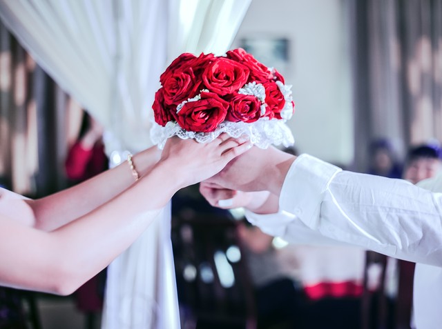 我的不检点闺蜜来避难，不料令男友十分尴尬