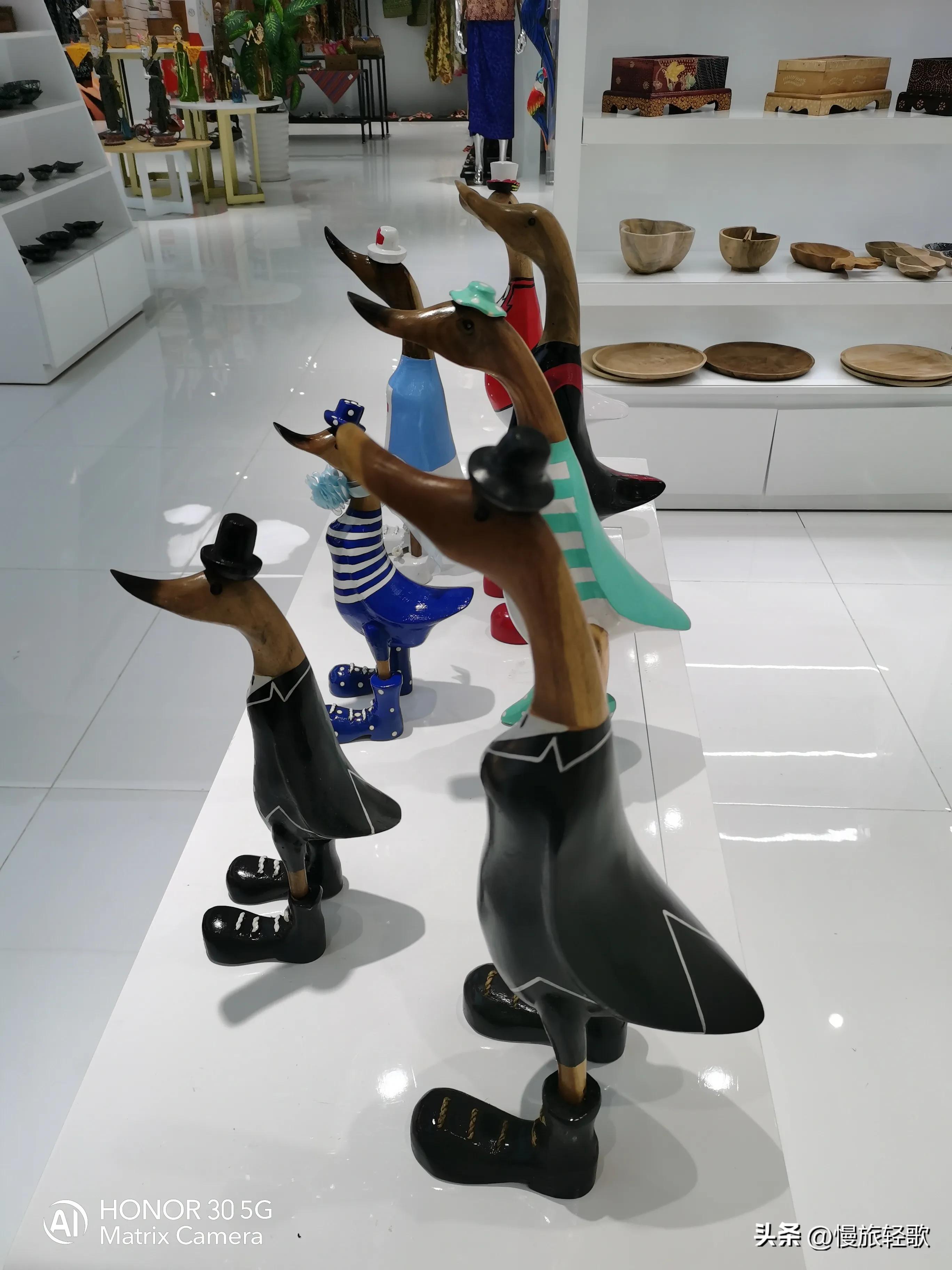 三亚购物必去的人气夏日商场,三亚夏日百货美发店