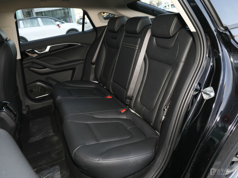 奔腾b70新款2024款成交价,奔腾b70新款尊享型能优惠多少钱