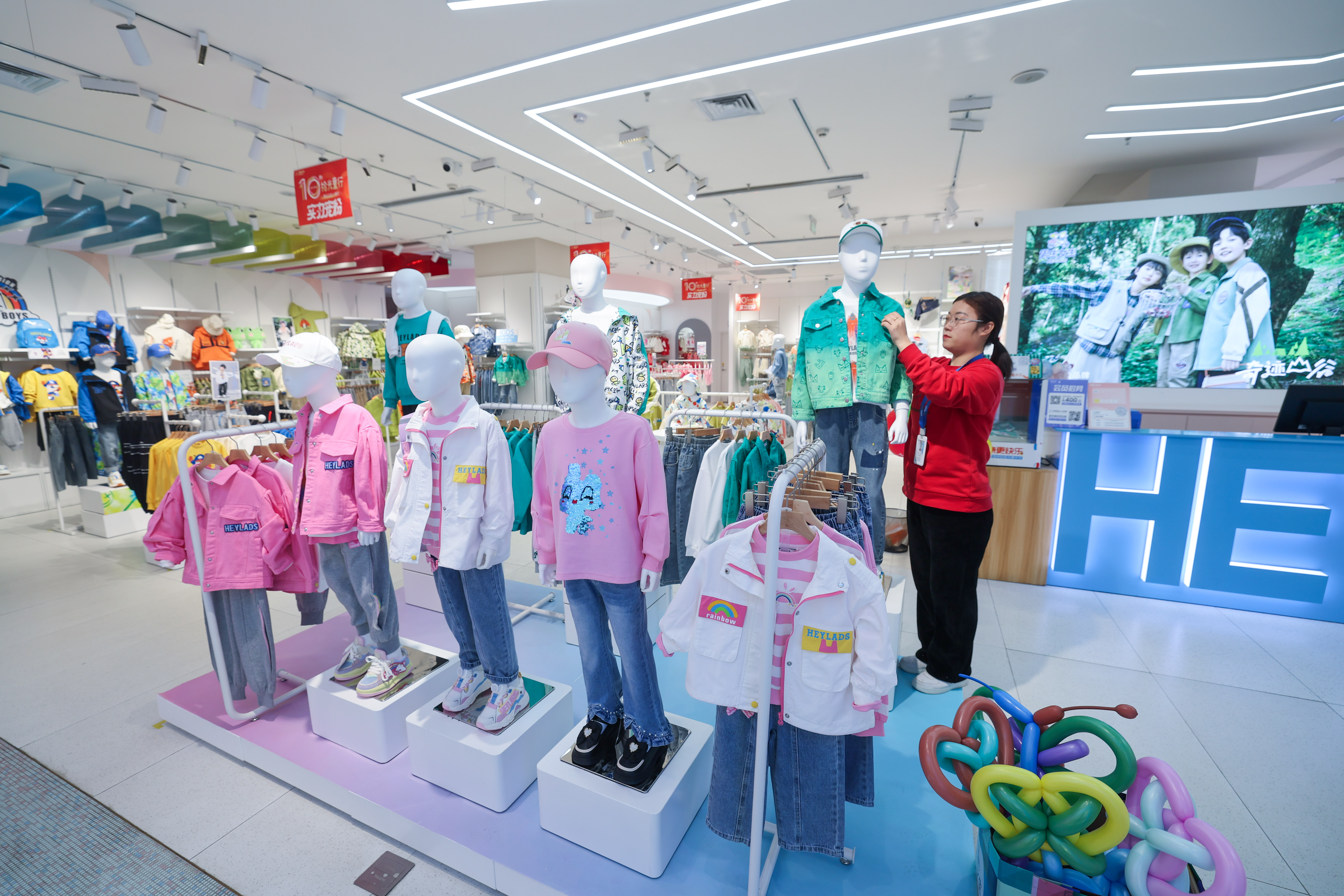 湖州织里镇童装发展现状,湖州市吴兴区织里镇中国童装城