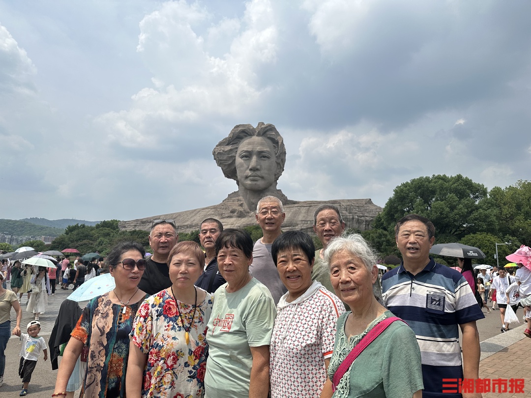 夕阳红旅游团出国年轻人,年轻人参加夕阳红旅游团