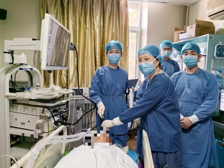 告别20年胃疾痛苦青大附院完成全省首例内镜下胃底折叠术治疗滑动型食管裂孔疝合并难治性胃食管反流病