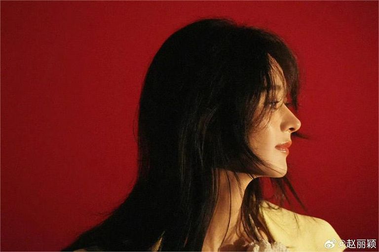 赵露思烟熏妆造型八卦,赵露思小烟熏眼妆