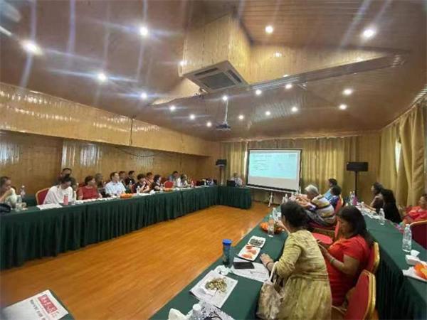 快乐旅居基地就是不一样！网红“赵老师”来举栗子