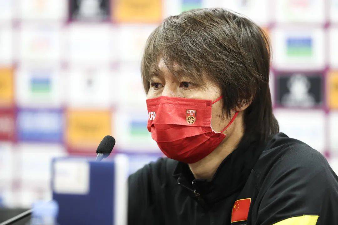 李铁输球后发言引足协不满,国足对阿曼李铁