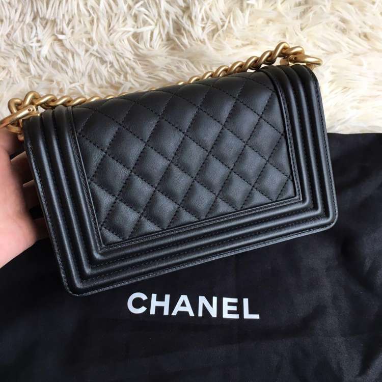 别再吐槽这件“睡衣”，内胆外穿了解一下