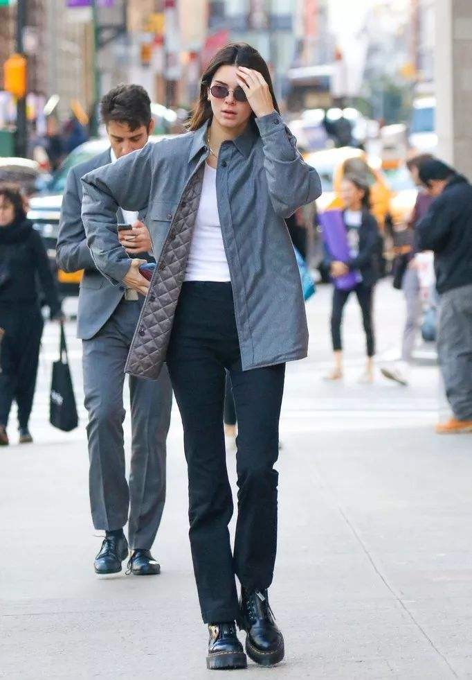 别再吐槽这件“睡衣”，内胆外穿了解一下