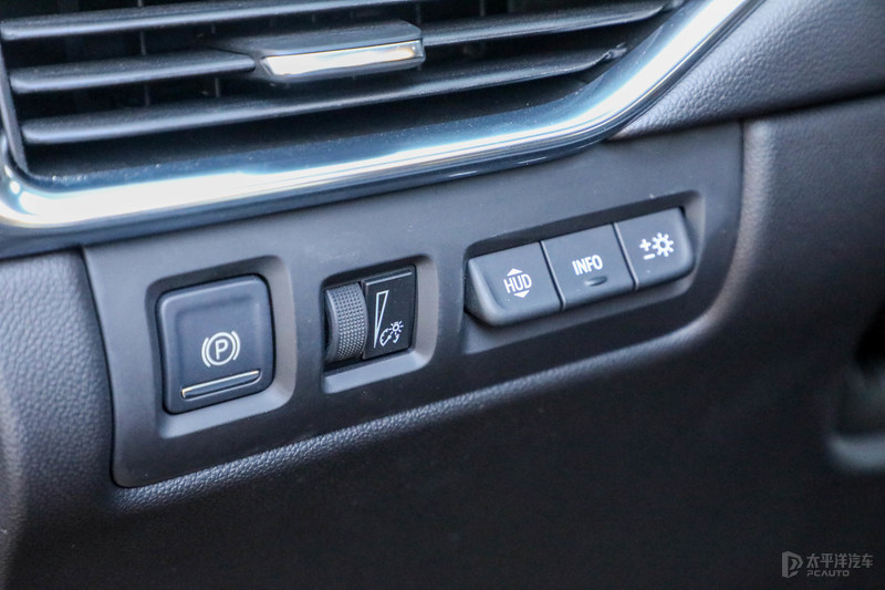 试驾23款凯迪拉克xt4豪华版,凯迪拉克xt4有48v可以省多少油