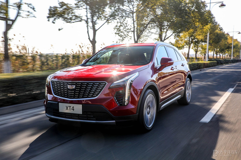 试驾23款凯迪拉克xt4豪华版,凯迪拉克xt4有48v可以省多少油