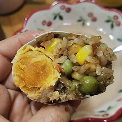 糯米蛋这样做好看好吃又解馋，孩子天天吃不够