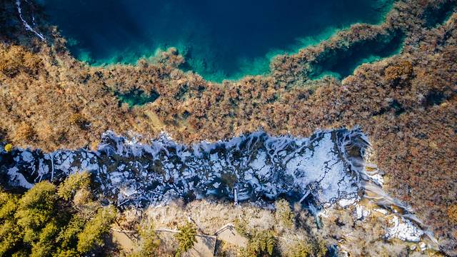 冬日九寨童话世界,九寨沟翠海蓝冰
