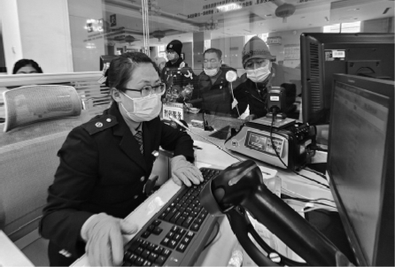 “90后”售票员参加工作7年6个除夕坚守岗位