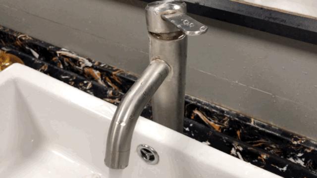 烧焦的不锈钢锅快速去除焦黑妙招,不锈钢锅烧焦变黑怎么办