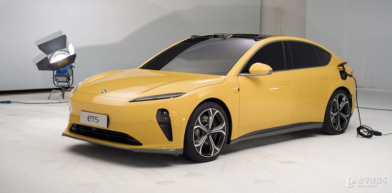 比亚迪海豹对比新款model3,比亚迪海豹顶配和model3性能版