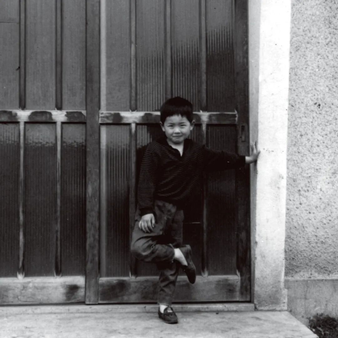 奈良美智情绪表达,奈良美智眯眯眼