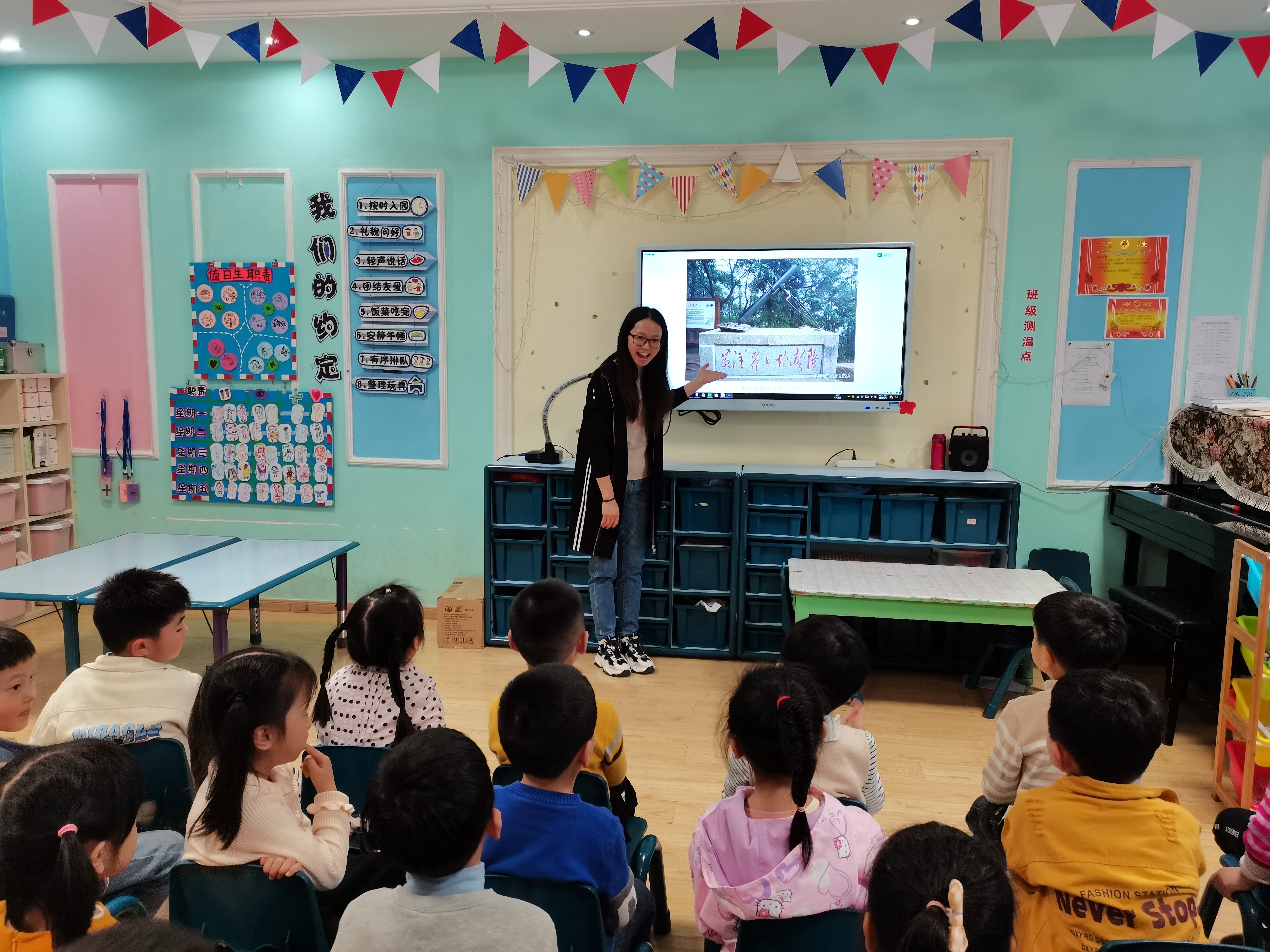 缅怀革命先烈传承红色基因——九江市湖滨幼儿园开展“清明祭英烈”系列活动