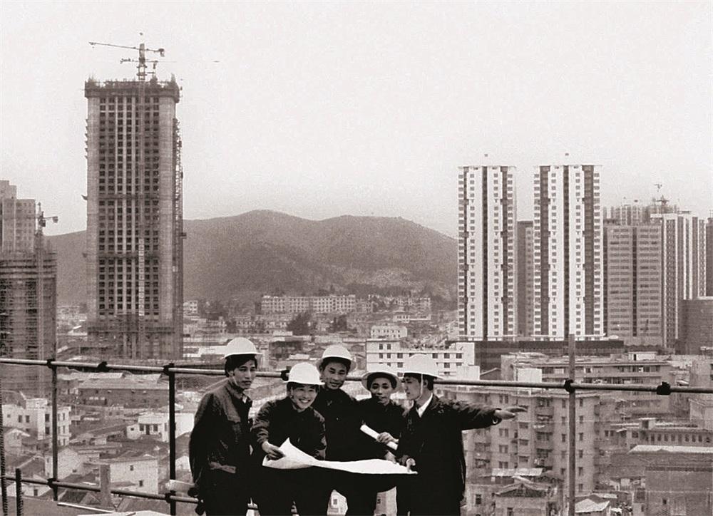 体育产业面临的机遇与挑战,2022年体育产业状况