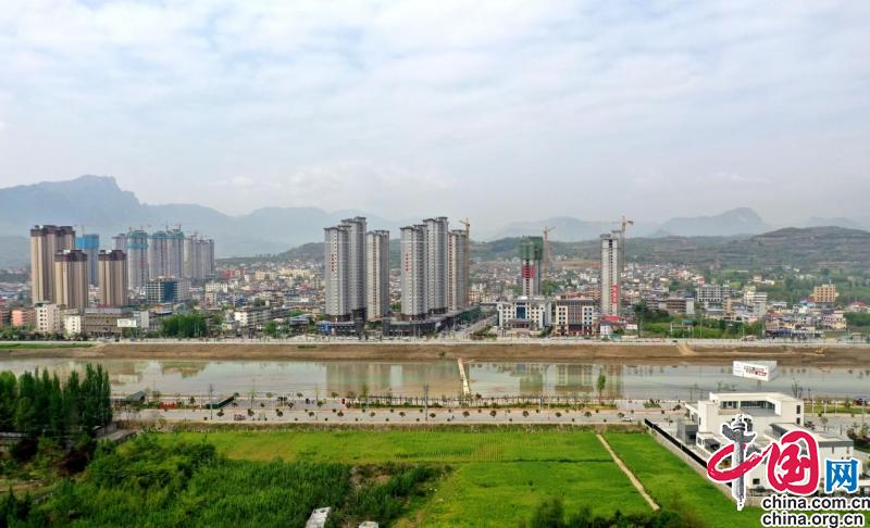 正在崛起的千年古县甘肃成县,甘肃成县县城全貌