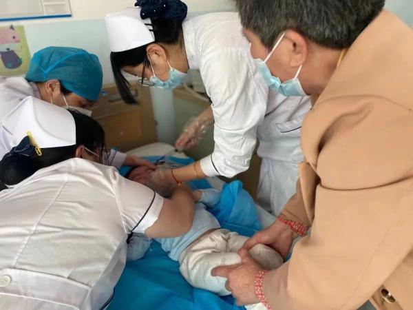 两岁小孩错吃了药抢救,小儿误服药紧急处理