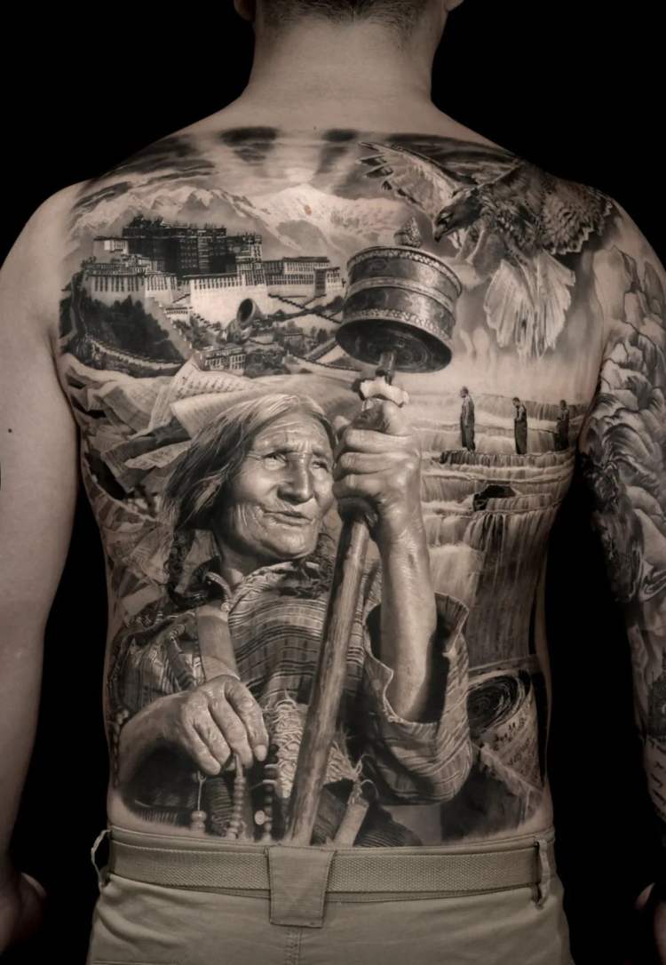 没考上大学当了纹身师,清华纹身师