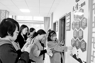 为人民架起友谊的桥梁,为人民群众架起连心桥