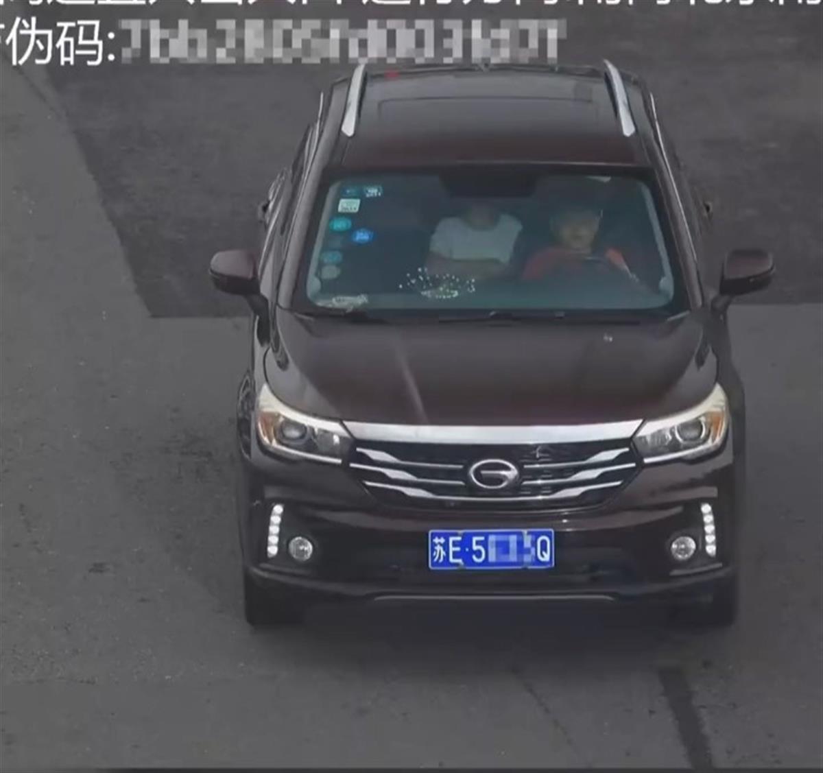 小男孩开车模拟,小孩真实模拟开车