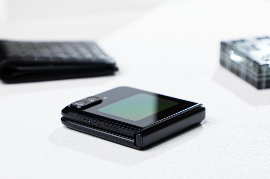 折叠屏motorazr2022款,motorazr折叠屏手机4999