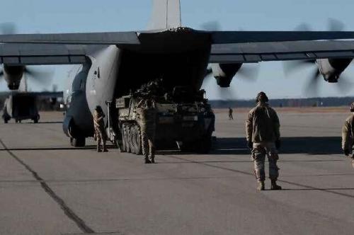 什么飞机可以运坦克,c-130大力神飞机