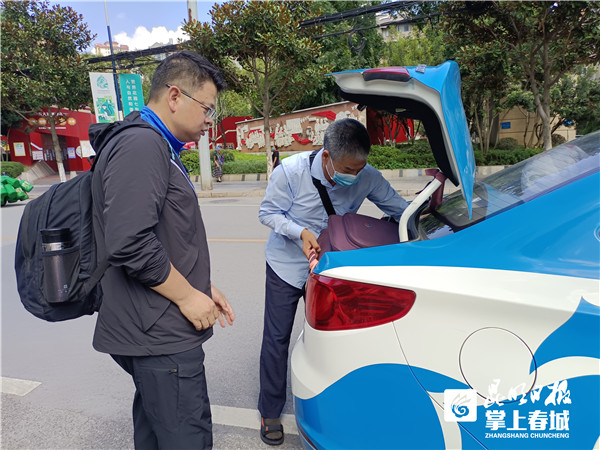 昆明出租车日收入,昆明出租车和网约车一般挣多少