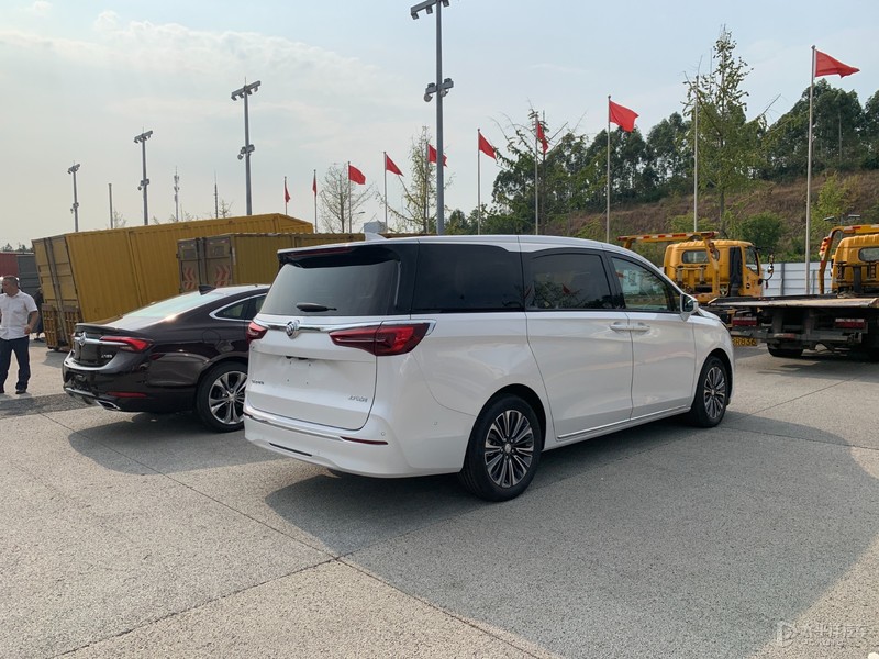 传祺m8和别克gl8到底哪个空间大,mpv车型别克gl8是不是最大了