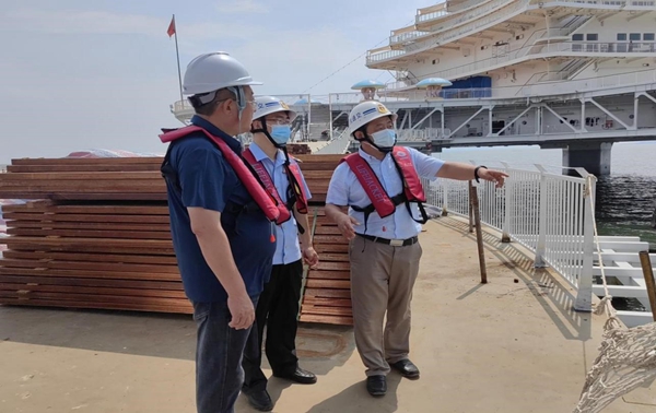 保障中秋节运输安全,中秋交警在岗保平安