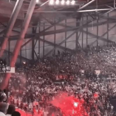 法兰克福极端球迷做纳粹手势，俱乐部谴责