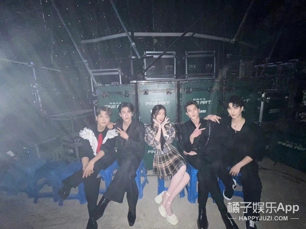 陈都灵短发证件照,陈都灵杨颖合照