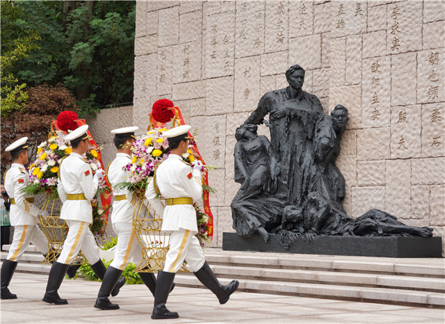 烈士光荣证颁授,举行颁发烈士光荣证仪式
