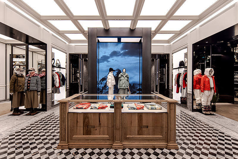 今日消费资讯：BALMAIN带来2022秋冬系列全新大片、YIN隐入驻连卡佛