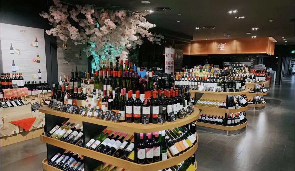 地铁站附近吃喝玩乐,地铁站附近逛街的地方