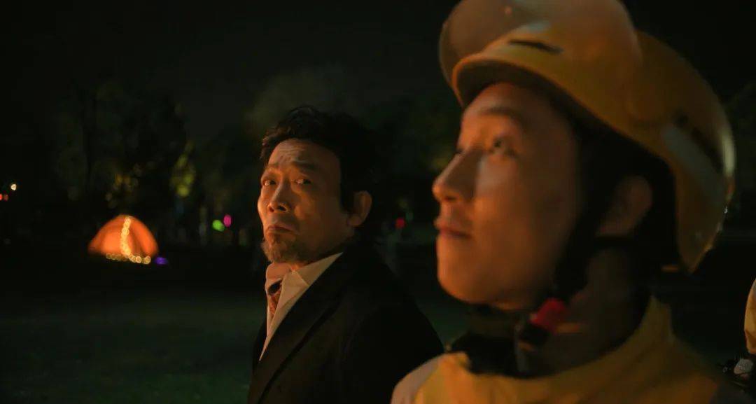 沙雕外壳温暖内核，美团跑腿「跑」进了谁的心里