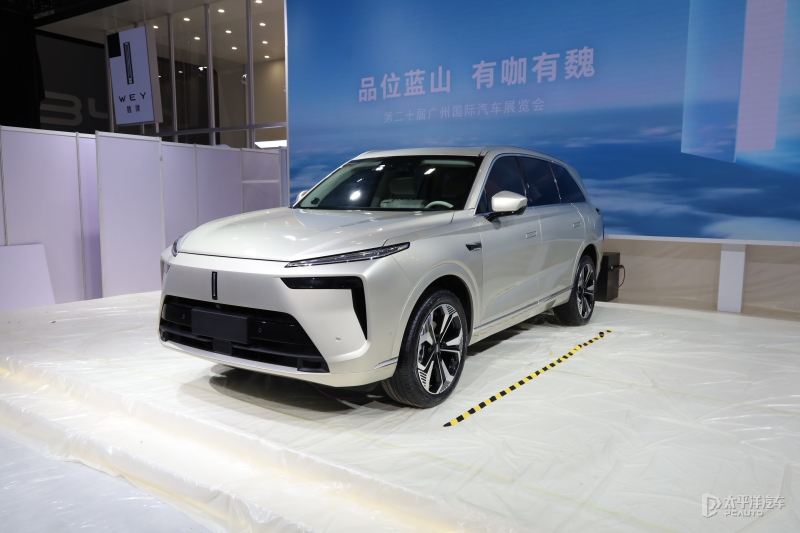 4.4t的宝马x5,4.4t的宝马x5m加多少号汽油