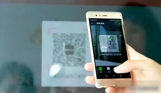 扫群码入群领礼品,扫码进入公众号领取福利