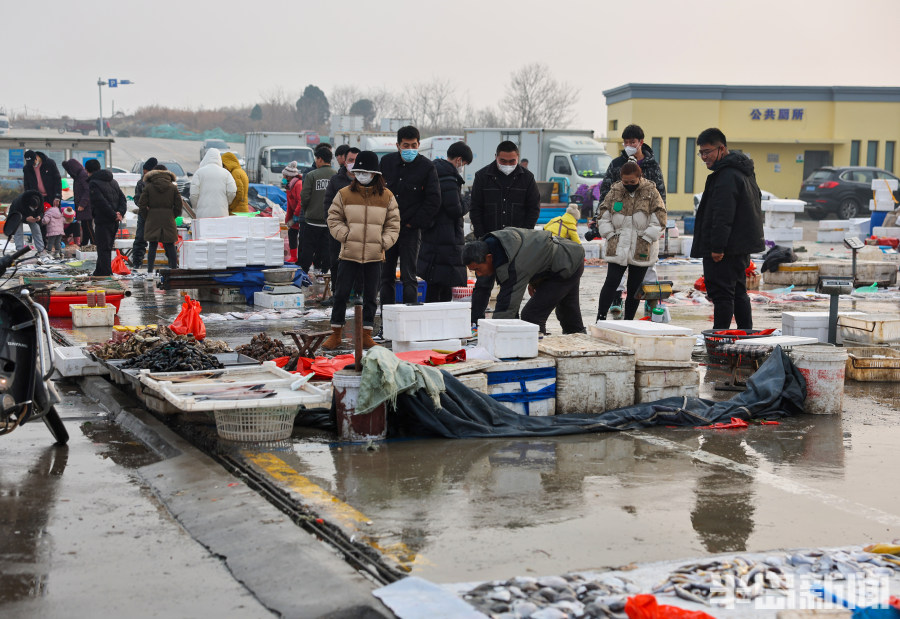 渔船海鲜早市,海鲜市场中国渔船
