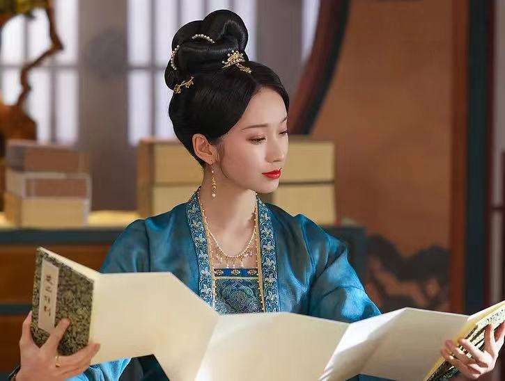 大小姐回公司送外卖,大小姐回家接管公司