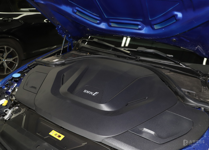 同级20-30万元纯电豪华轿车怎么选,想选一款空间好的车买它准没错