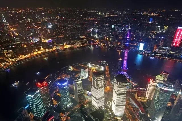 打卡陆家嘴三件套的电梯,打卡陆家嘴三件套叫什么